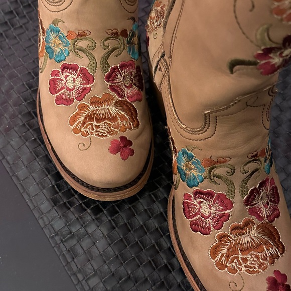 Corral Tall Women’s Boots NWT - Picture 2 of 5